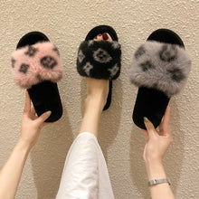 Load image into Gallery viewer, Leopard Plush Slippers