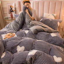 Load image into Gallery viewer, Ribbed Double Thick Velvet Bed Sheets