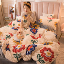 Load image into Gallery viewer, Ribbed Double Thick Velvet Bed Sheets