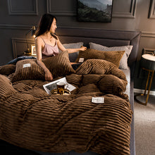 Load image into Gallery viewer, Ribbed Double Thick Velvet Bed Sheets