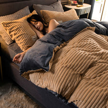 Load image into Gallery viewer, Ribbed Double Thick Velvet Bed Sheets