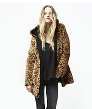 Load image into Gallery viewer, Zipped Faux Fur Leopard Coat