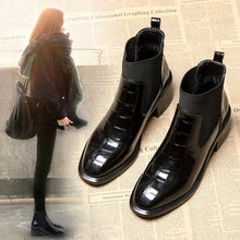 Load image into Gallery viewer, Squared Heeled Black Boots