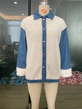 Load image into Gallery viewer, Plush & Denim Stitched Warm Jacket